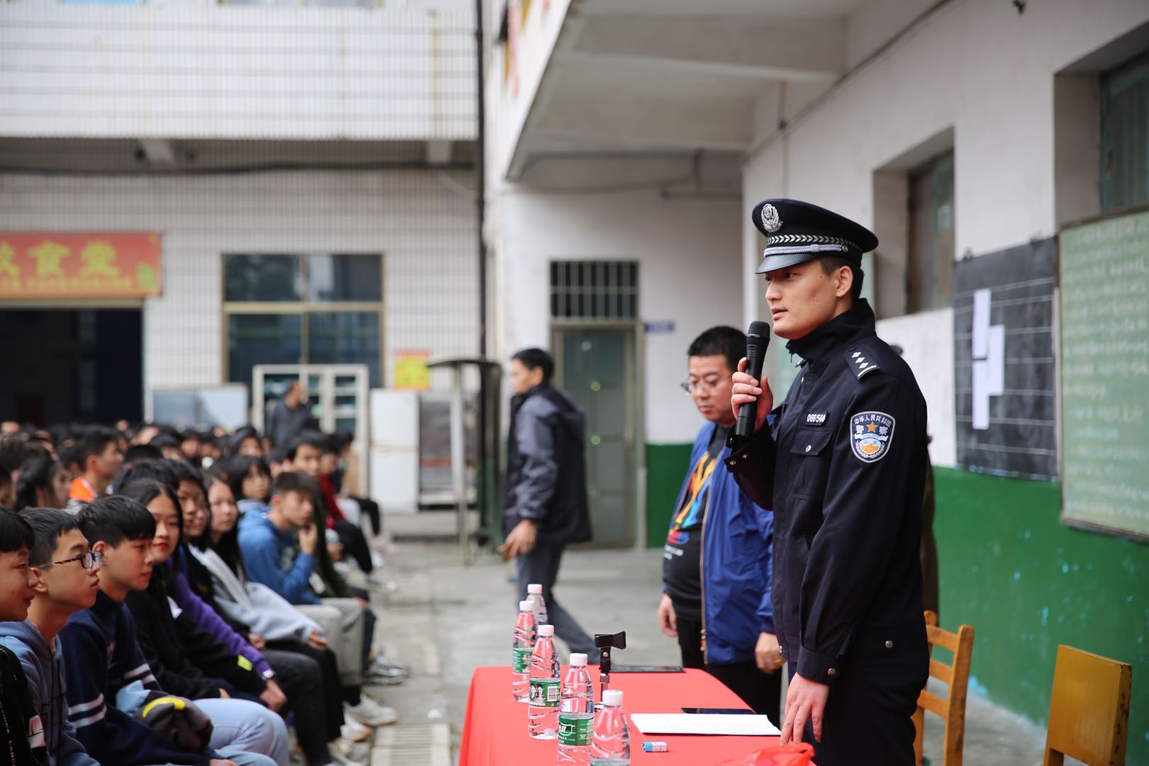 邵陽市華龍中學(xué),邵陽中學(xué)教育,高中教育,師資雄厚,名優(yōu)教師