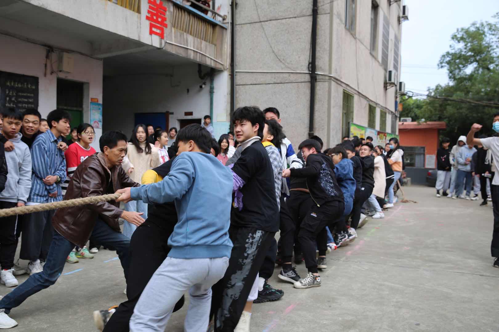 邵陽市華龍中學,邵陽中學教育,高中教育,師資雄厚,名優(yōu)教師