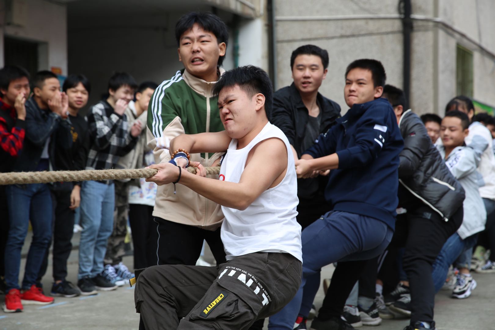 邵陽市華龍中學,邵陽中學教育,高中教育,師資雄厚,名優(yōu)教師