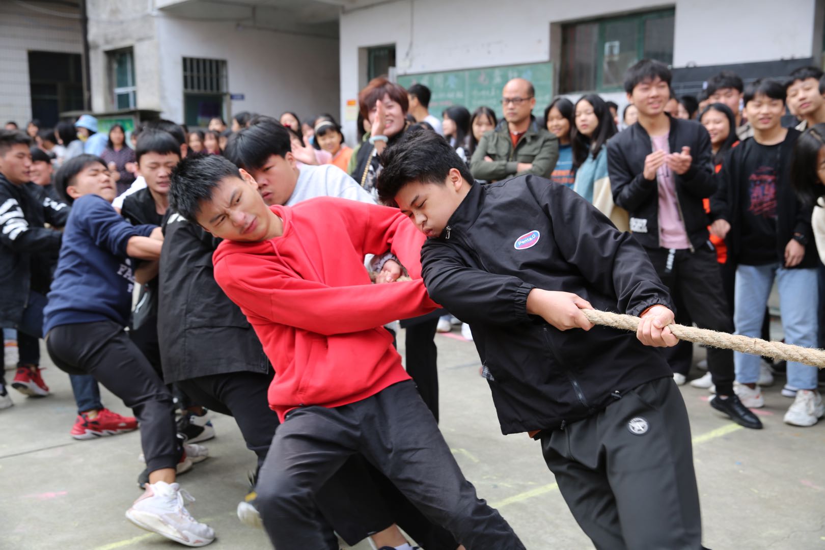 邵陽市華龍中學,邵陽中學教育,高中教育,師資雄厚,名優(yōu)教師