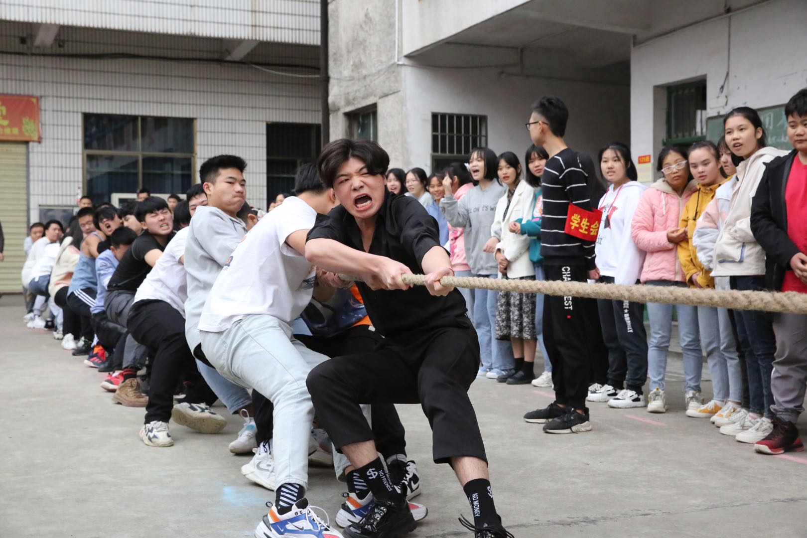 邵陽市華龍中學,邵陽中學教育,高中教育,師資雄厚,名優(yōu)教師