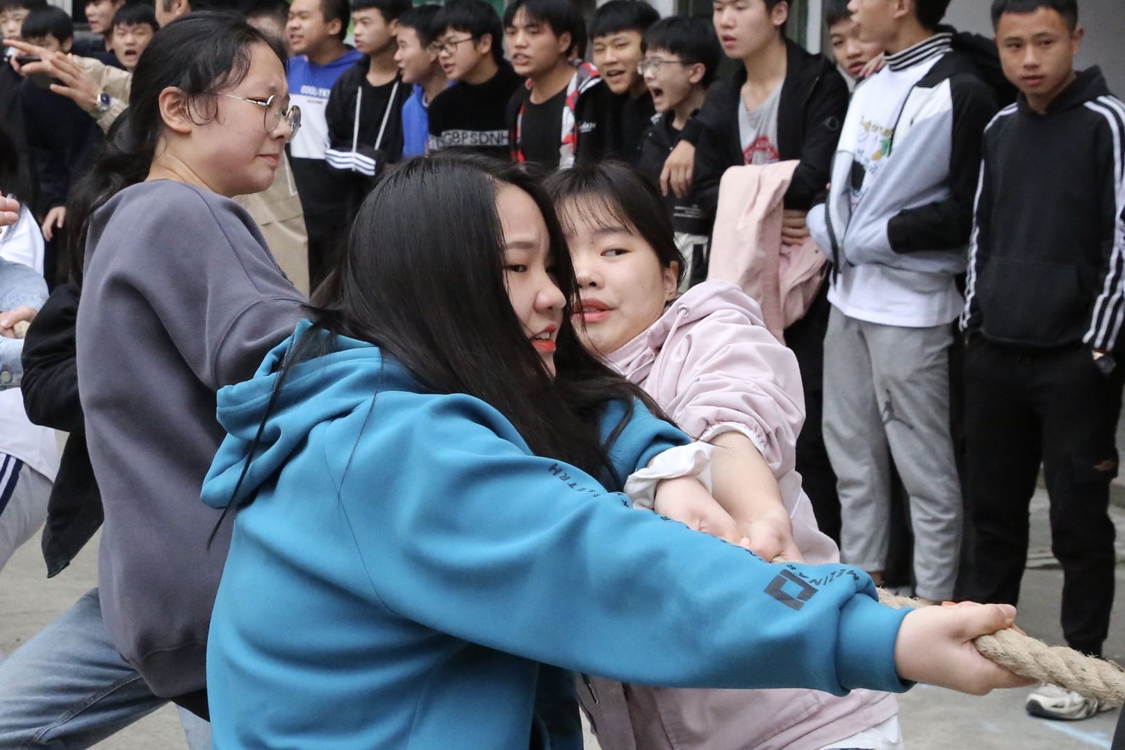 邵陽市華龍中學,邵陽中學教育,高中教育,師資雄厚,名優(yōu)教師