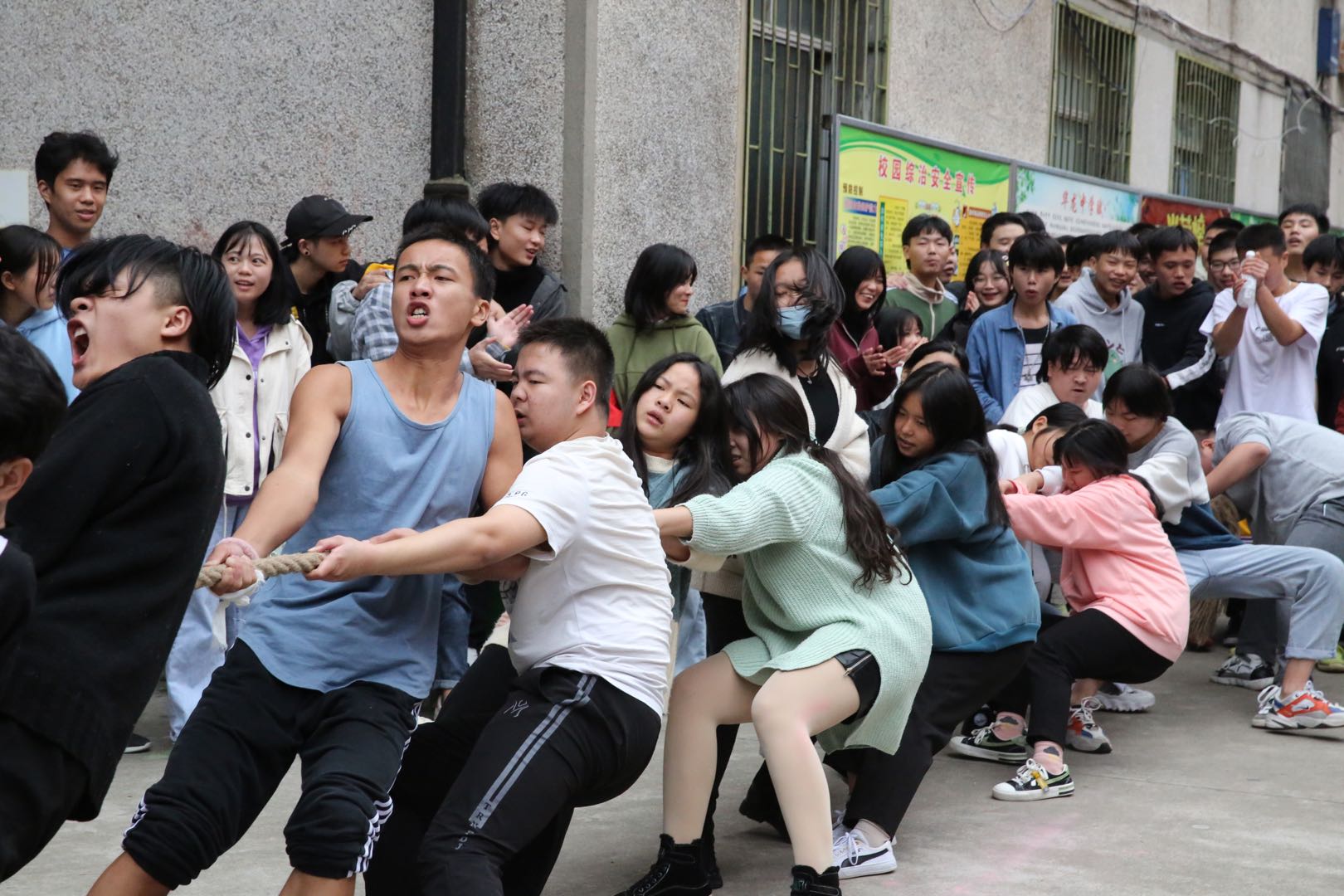 邵陽市華龍中學,邵陽中學教育,高中教育,師資雄厚,名優(yōu)教師