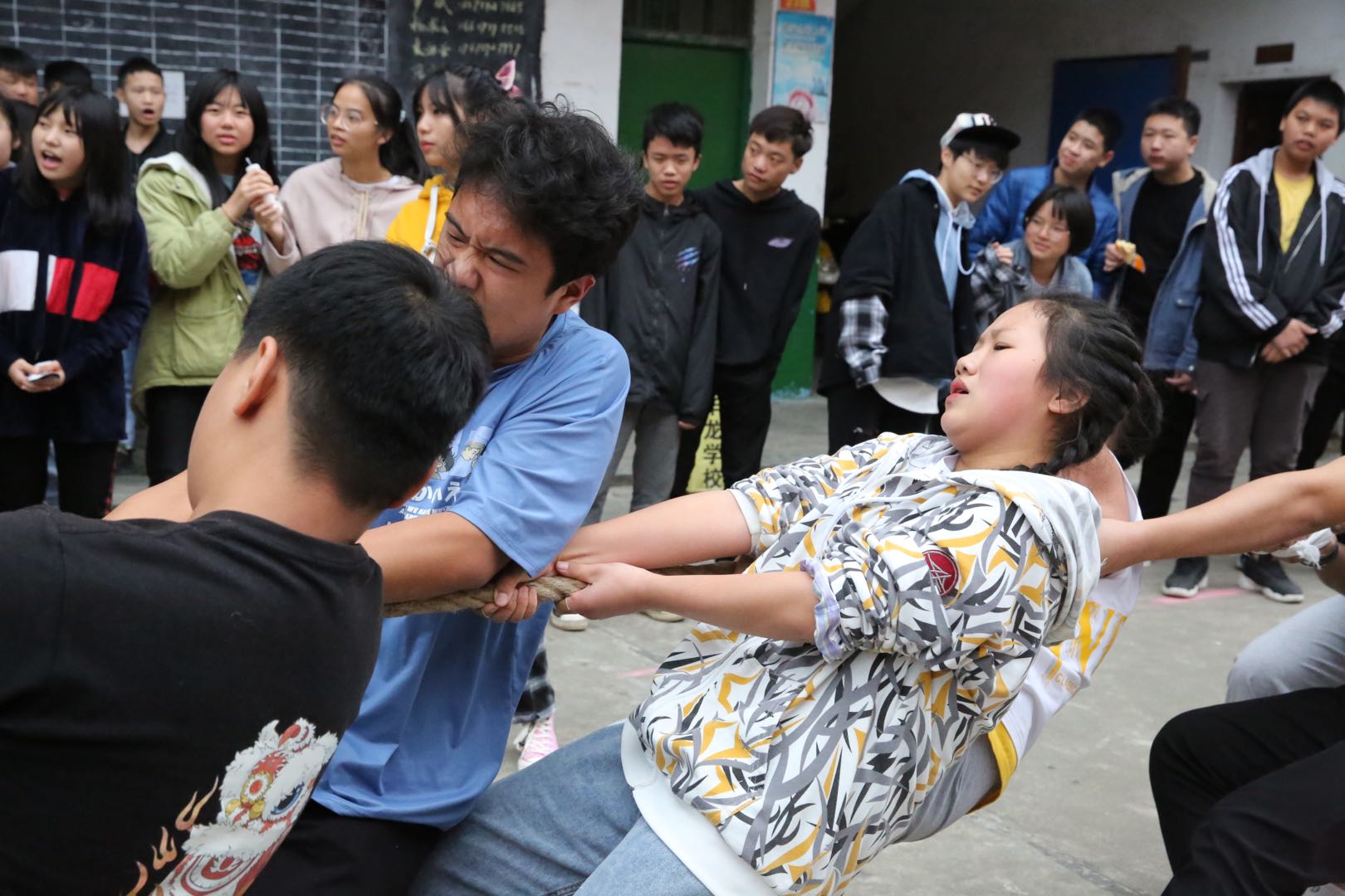 邵陽市華龍中學,邵陽中學教育,高中教育,師資雄厚,名優(yōu)教師