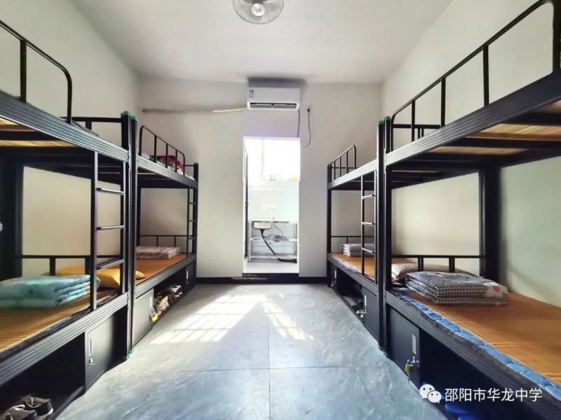 邵陽市華龍育英高級(jí)中學(xué)有限公司,邵陽中學(xué)教育,高中教育,師資雄厚,名優(yōu)教師