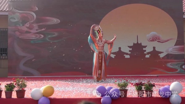 邵陽市華龍育英高級中學(xué)有限公司,邵陽中學(xué)教育,高中教育,師資雄厚,名優(yōu)教師